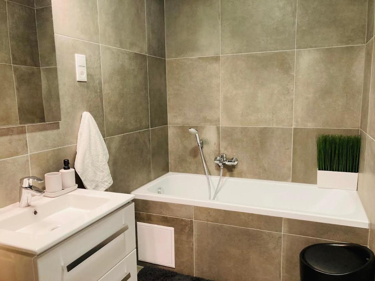 Апартаменти Zawia Apartman Балатонфельвар Екстер'єр фото